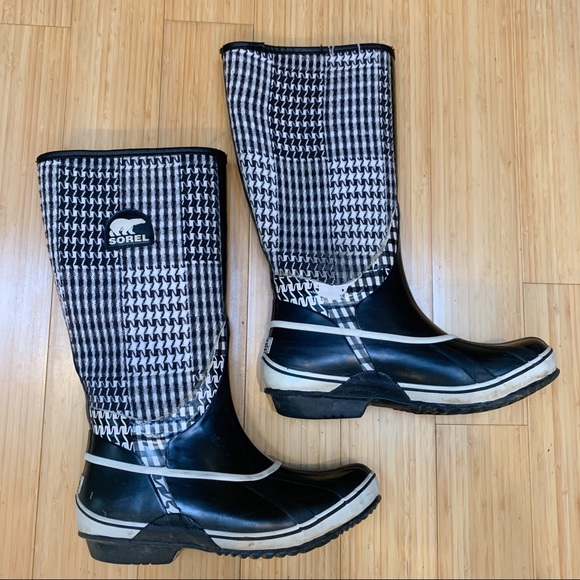 houndstooth rubber boots